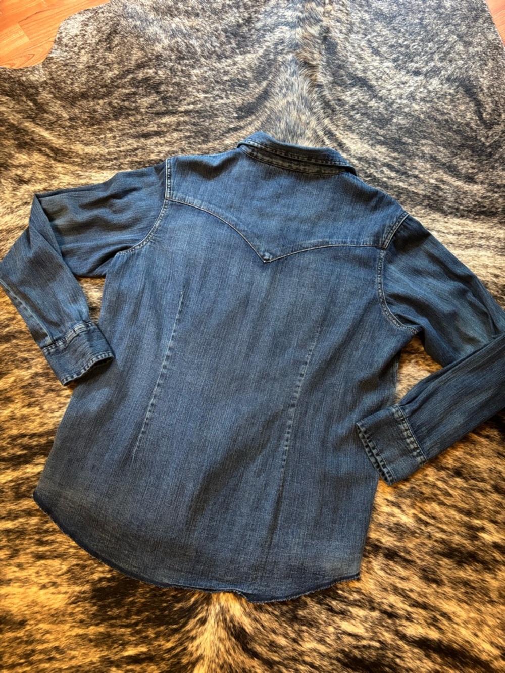 Women’s Wrangler Pearl Snap Denim Shirt, Western Button Up, Size XL - Picture 2 of 7